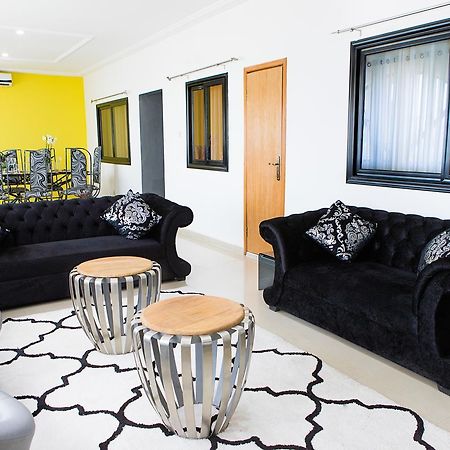 Maxwell Court Apartments Accra Exteriör bild