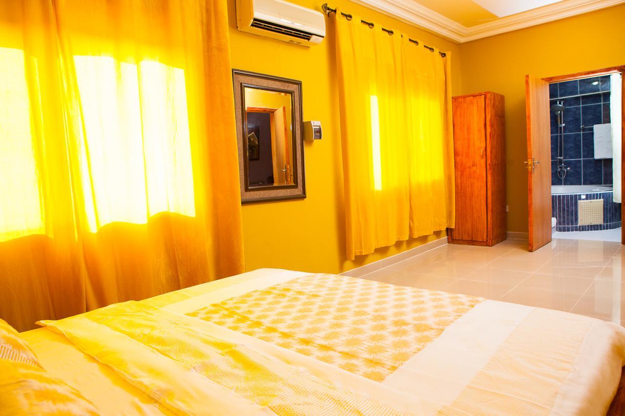 Maxwell Court Apartments Accra Exteriör bild