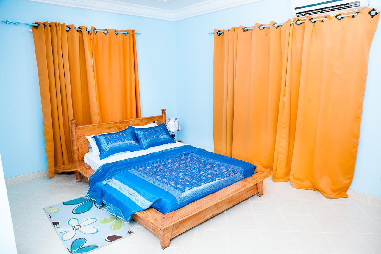 Maxwell Court Apartments Accra Exteriör bild