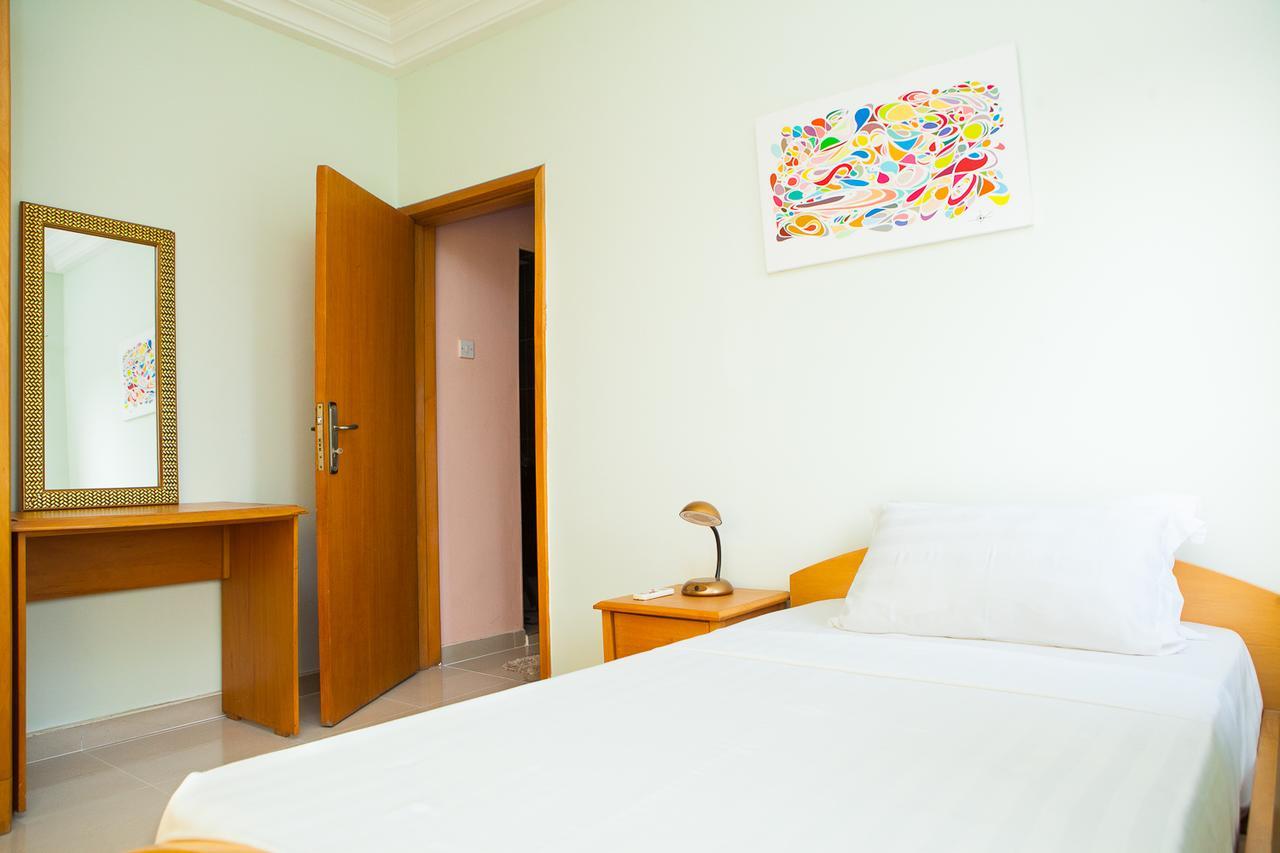 Maxwell Court Apartments Accra Exteriör bild