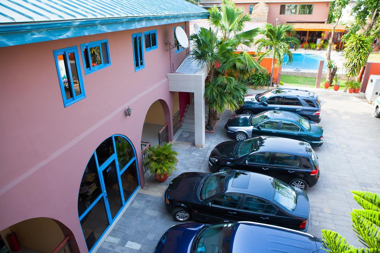 Maxwell Court Apartments Accra Exteriör bild