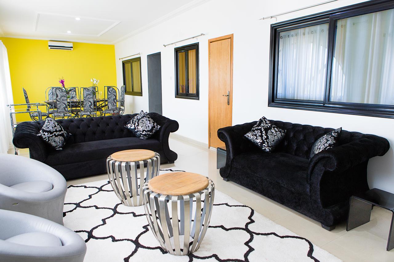 Maxwell Court Apartments Accra Exteriör bild