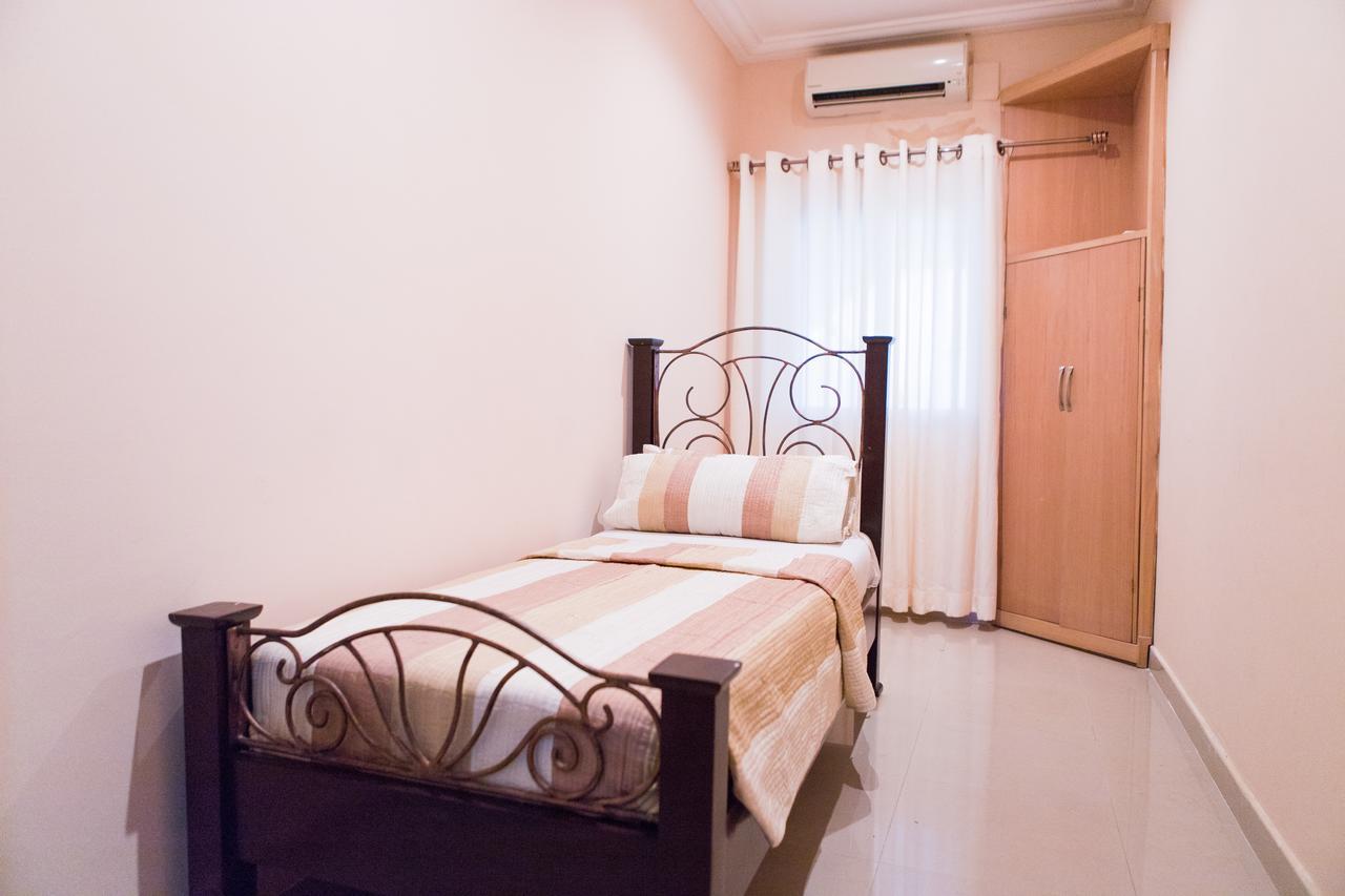Maxwell Court Apartments Accra Exteriör bild