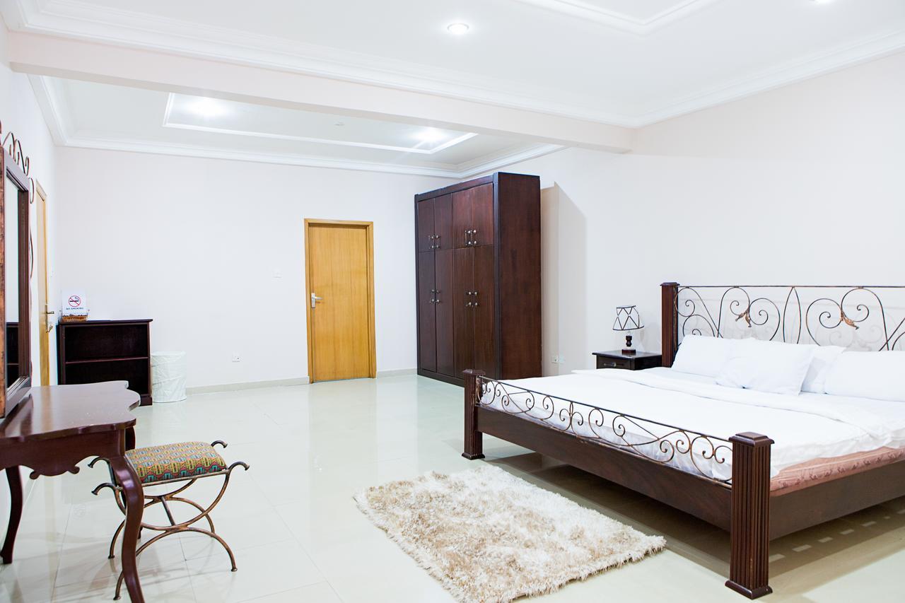 Maxwell Court Apartments Accra Exteriör bild