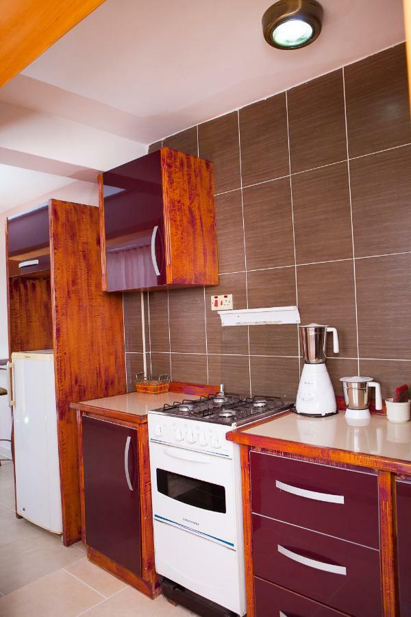 Maxwell Court Apartments Accra Exteriör bild