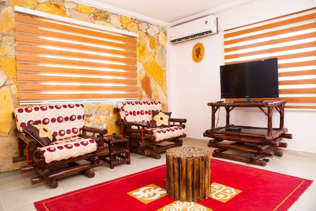 Maxwell Court Apartments Accra Exteriör bild