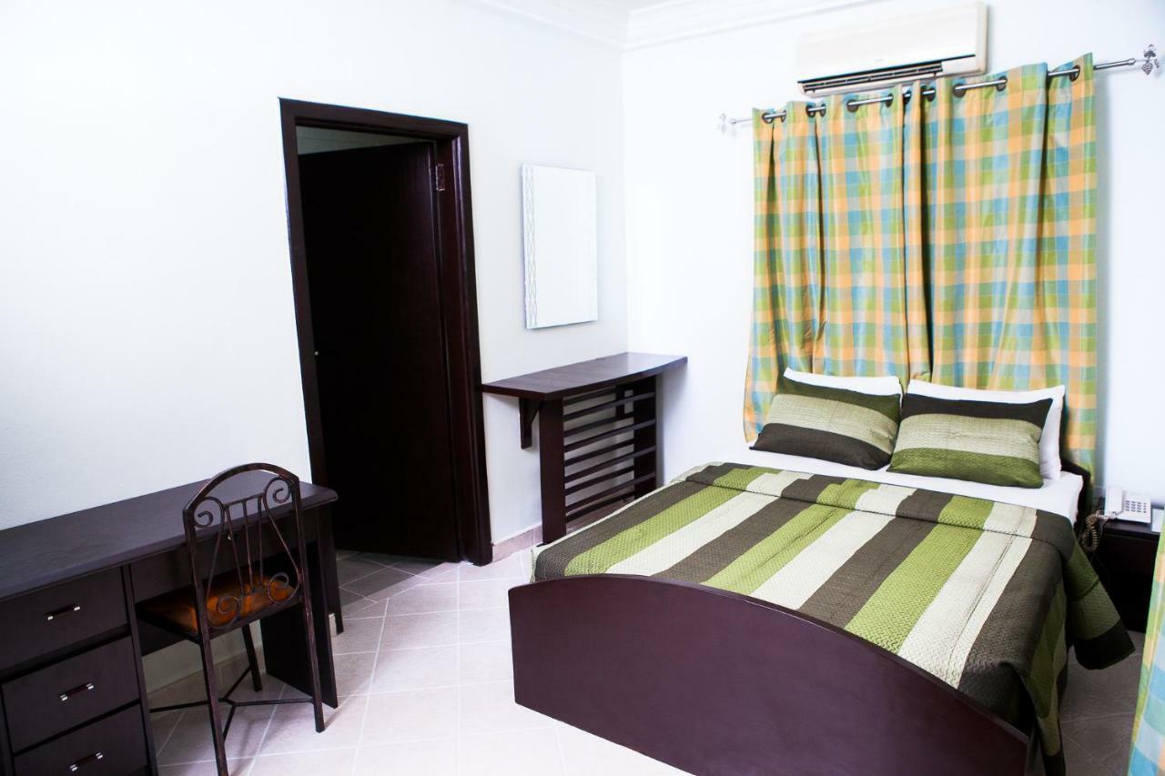 Maxwell Court Apartments Accra Exteriör bild
